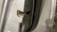 Porte arrière et accessoires Mazda DEMIO