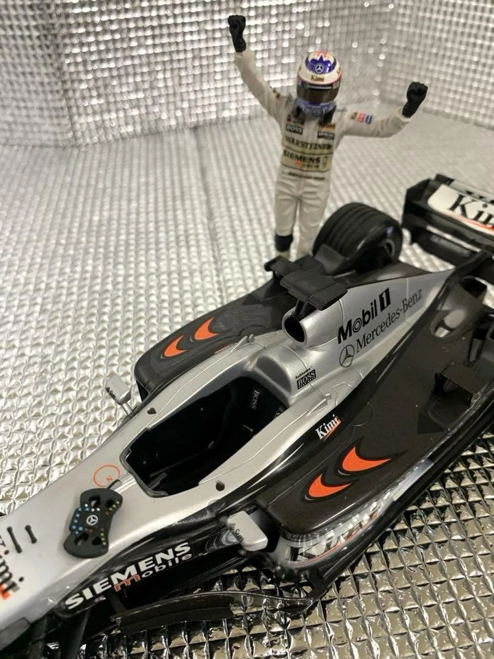 Minichamps 1/18 McLaren Mercedes MP4-17D 2002 Kimi Raikkonen Limited - Image 3 of 4