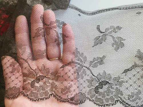 Antique Brown Large Footage Wide Lace 6 Meters 80 by 15cm No. 7 B6