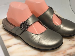 vionic mary jane mules