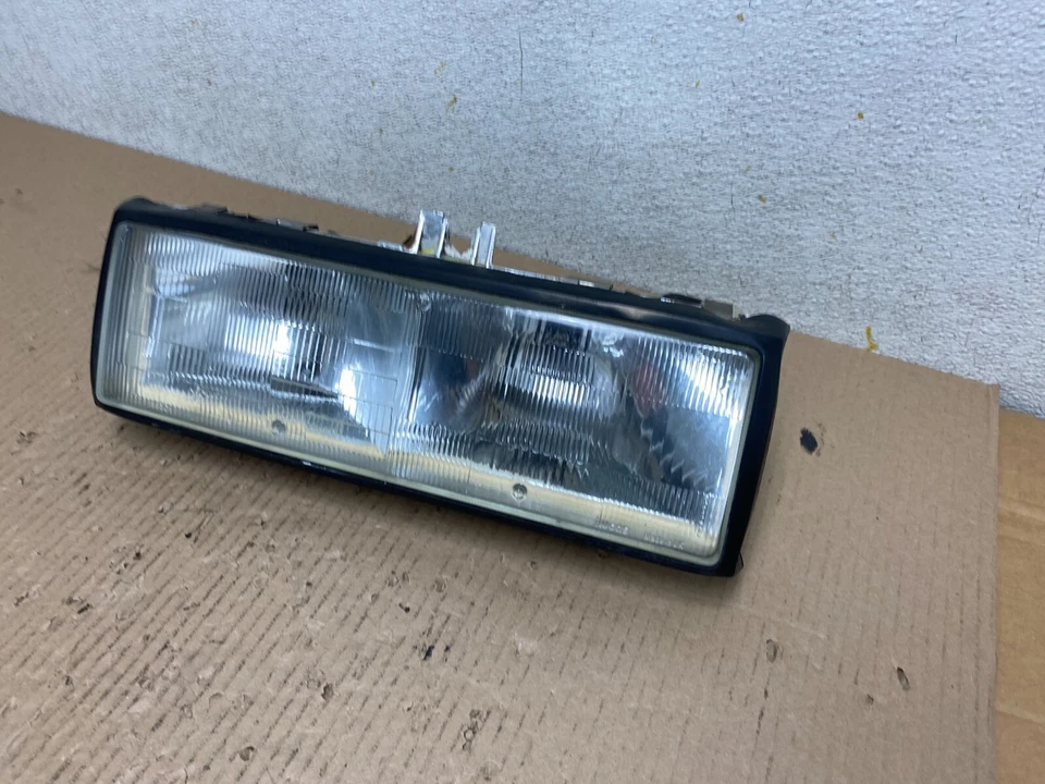 Faro pasajero derecho Oldsmobile Regency 98 Ninety Eight 1987-1990 M9238 Foto 2 de 4