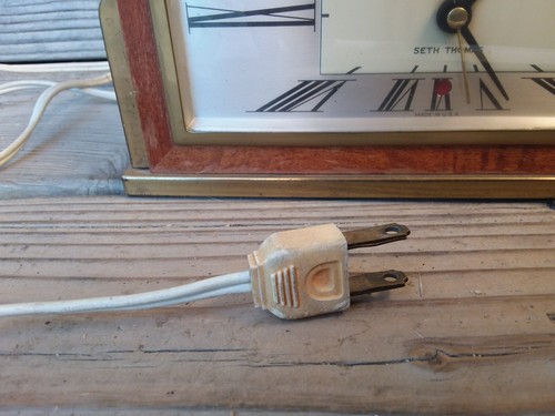 Vintage 1950s? Wood & Brass Electric Seth Thomas Baxter 2E Clock Douglas Auto - Picture 7 of 8