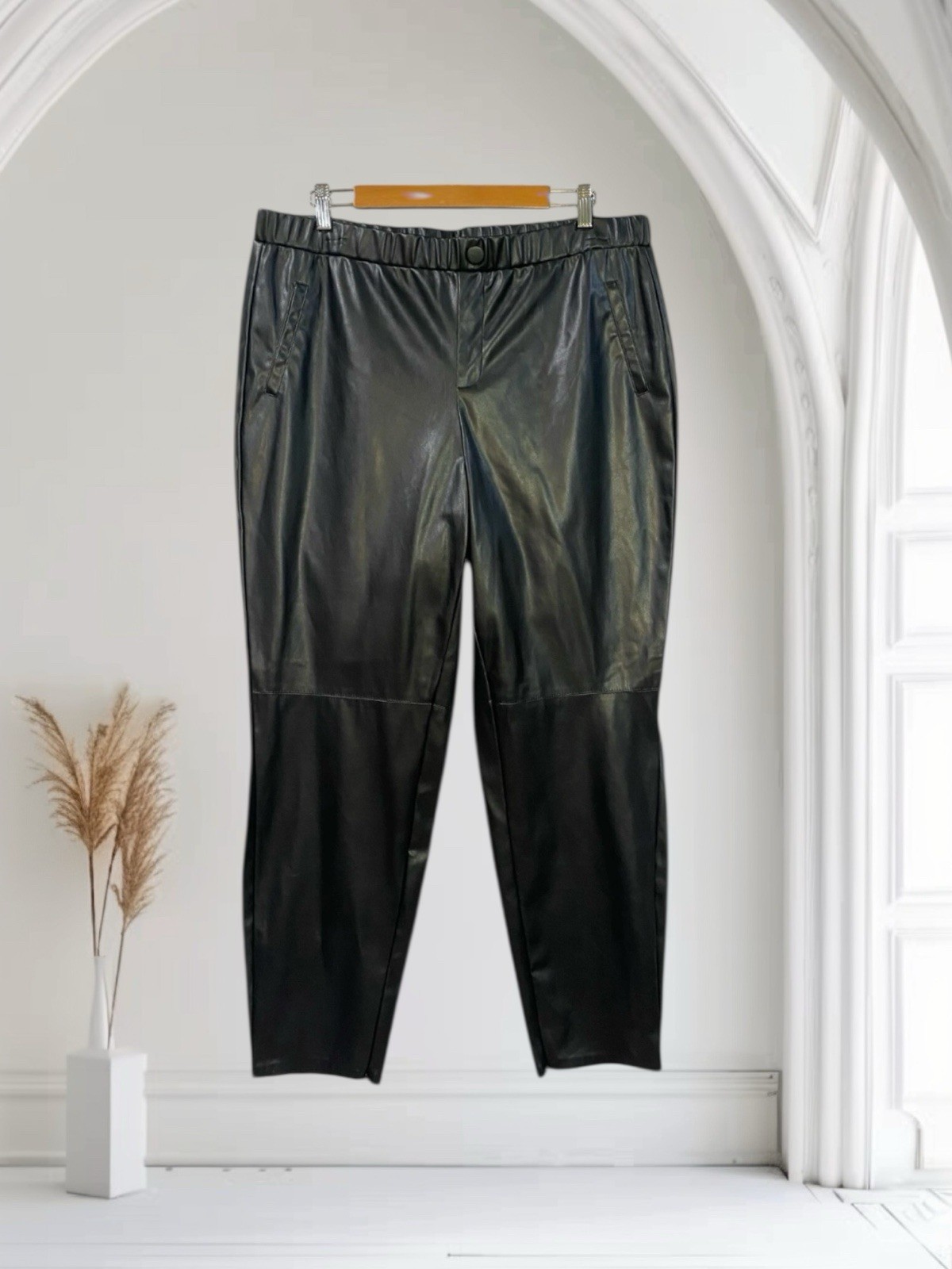 Cato Women’s Faux Leather Pants Size 18 20W Pull On Elastic Waist Zipper Ankle