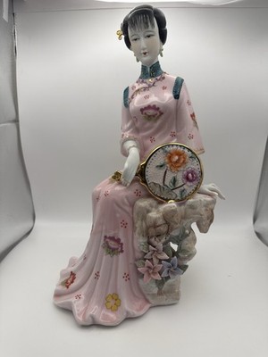 Vintage Chinese Porcelain Lady Figurines   Hand Painted, High Detail