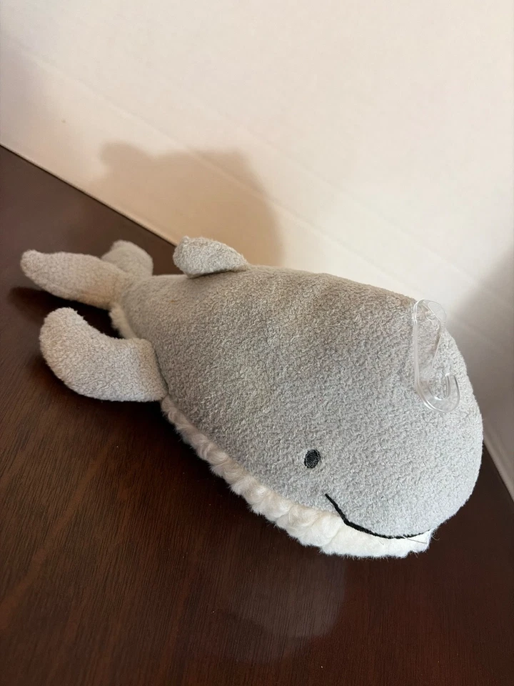 Peluche Carter's Grey Whale Just One You Toy Lovey Foto 3 de 4