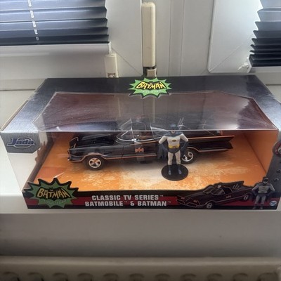 Batmobile 1966 schwarz Batman Classic Series mit Figuren Modellauto 1:24 Jada