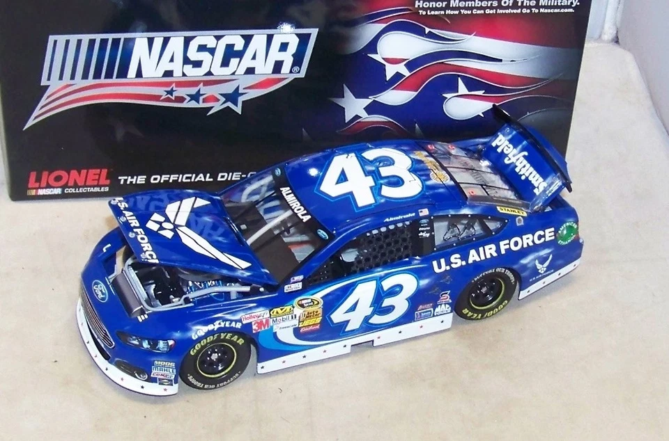 1:24 ACTION 2013 #43 ВВС NASCAR САЛЮТЫ ВВС США PETTY ARIC ALMIROLA 1/750 NIB - Изображение 3 из 4