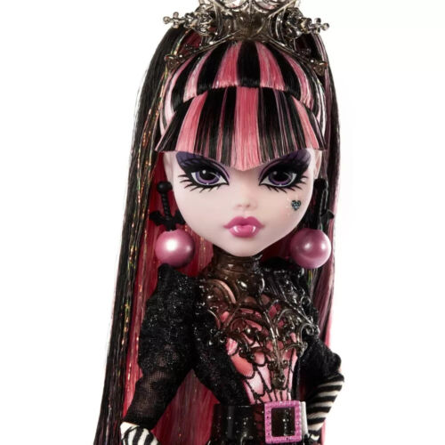 Muñeca Monster High Howliday Draculaura, Edición Especial Invierno NUEVA ENVÍO GRATUITO - Imagen 5 de 8