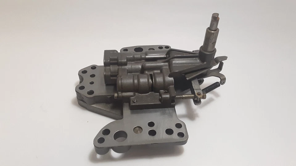 Chrysler Windsor New Yorker Powerflite 1953 carrocería y válvulas 8 cilindros 1559436 nuevo en stock Foto 3 de 4