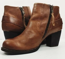 CAT Caterpillar Ankle Boot TRESTLE P308809 Women's Size 7 Leather Waterproof