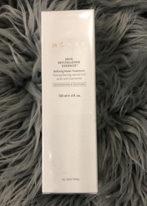 monat revitalizing essence