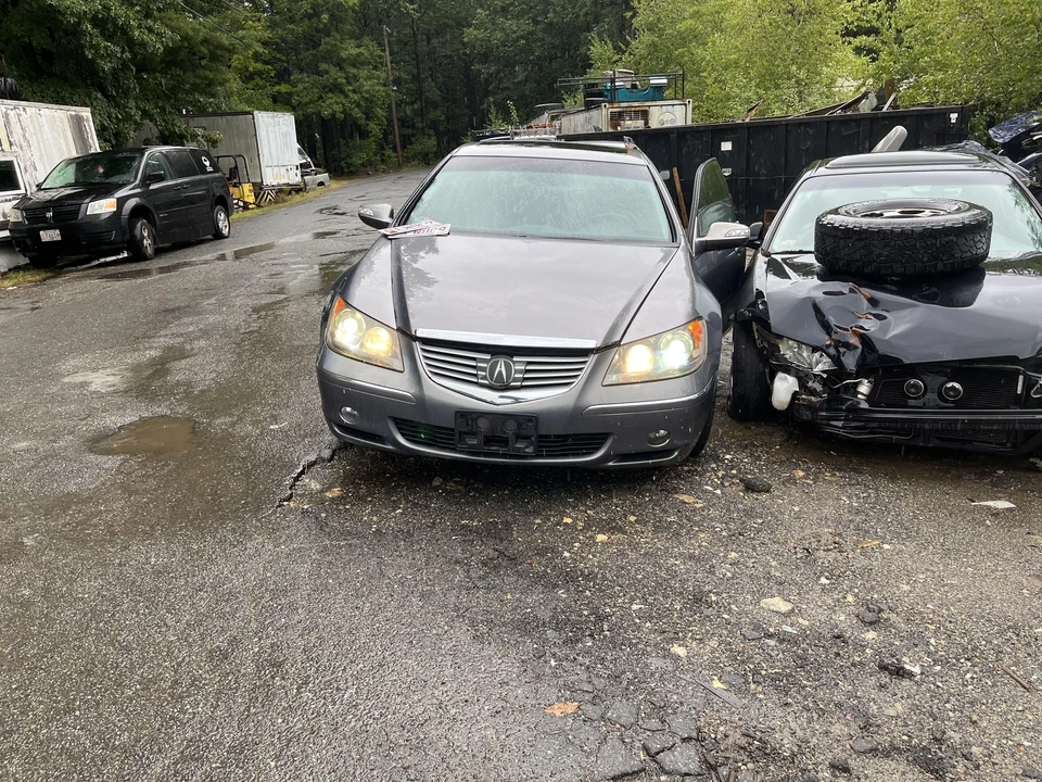 Culata trasera ACURA RL 05 06 07 08 RH Foto 2 de 4