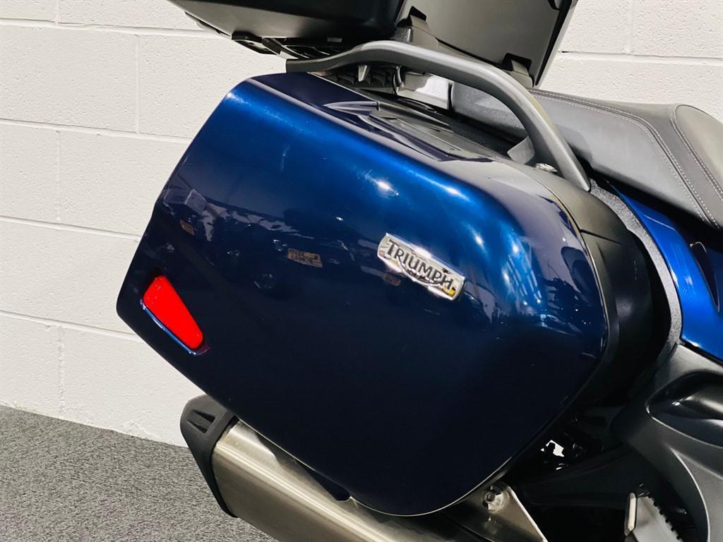 Triumph SATNAV ! FULL TRIUMPH LUGGAGE ! TANK BAG eBay