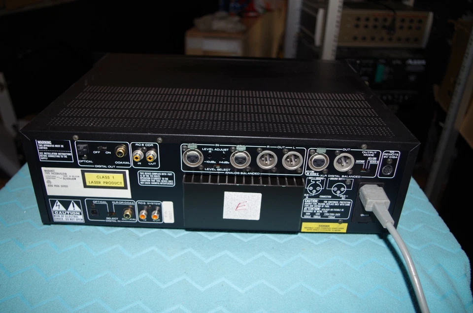 Marantz CDR-610 CD Recorder 74CDR610/21B (Only for Parts) Defect - Bild 2 von 4