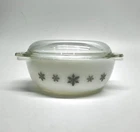 JAJ Pyrex Gaiety (Snowflake) Casserole Dish
