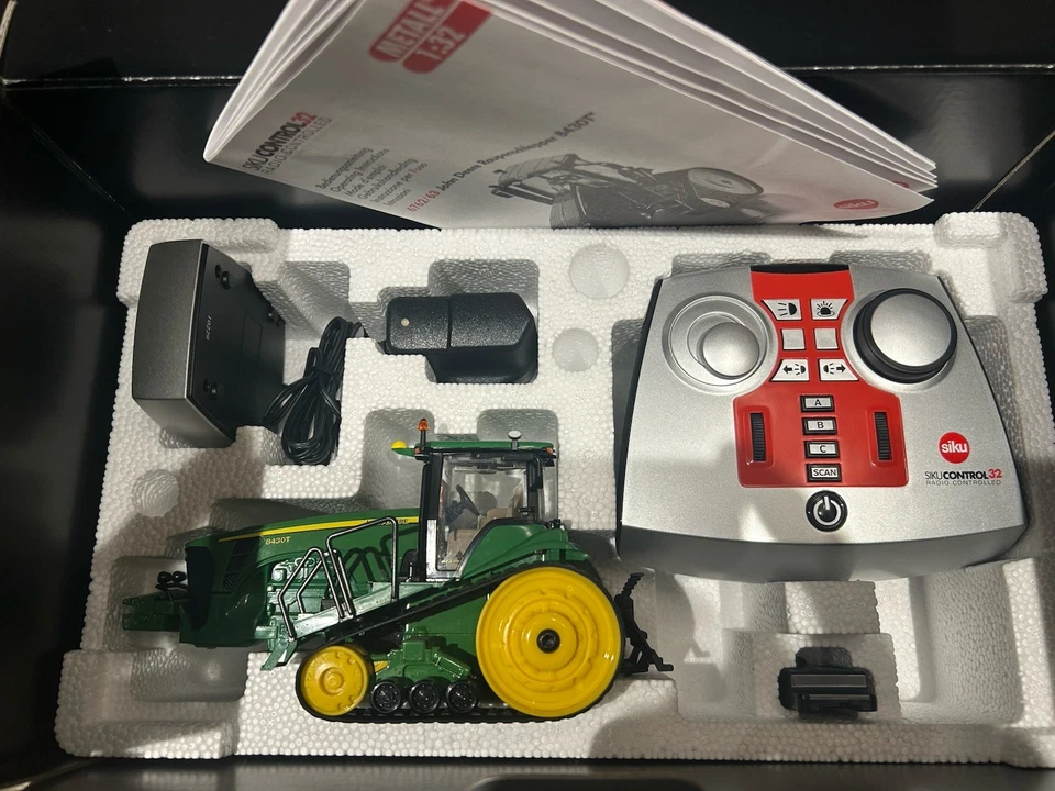 John Deere 8430T Siku Radio Controlled Tractor And Trailer 1:32 Scale - Image 4 of 4