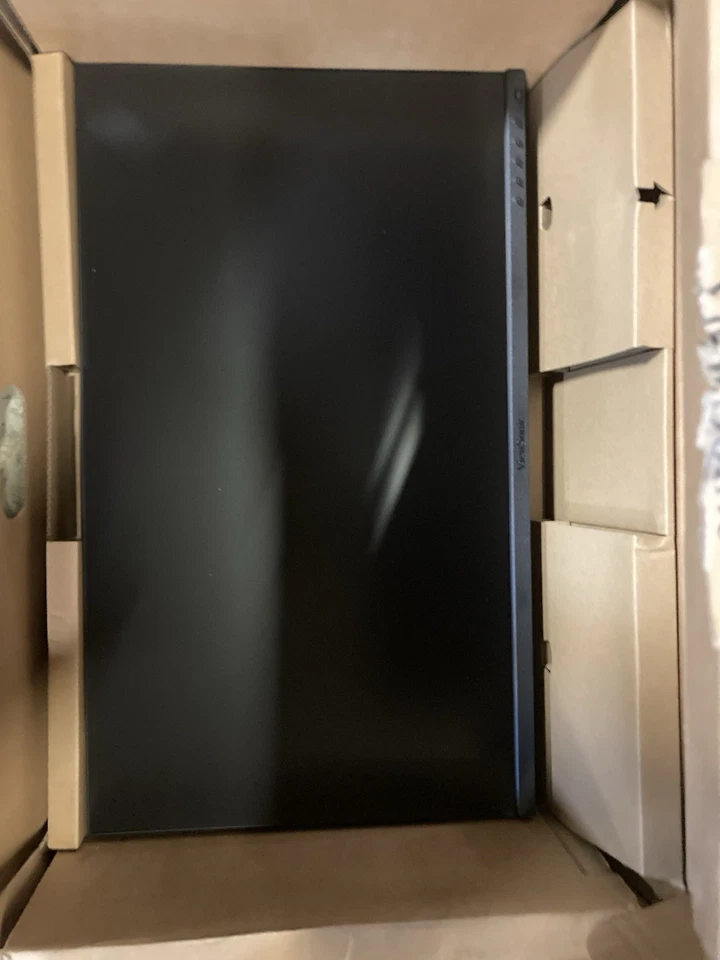 VG2756a-2K - 27" 1440p Ergonomic IPS Docking Monitor with 100W USB C - Image 2 of 4