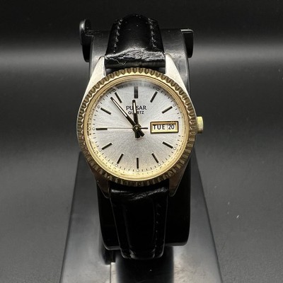 Vintage Pulsar By Seiko Ladies Fluted Bezel Day Date Quartz Watch 24mm V783-X003