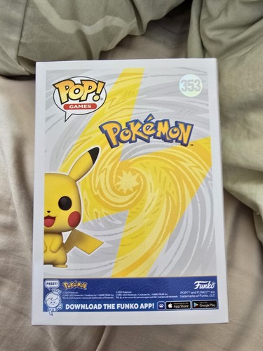 *BRAND NEW* Funko Pop Pokémon Pikachu Pearlescent (Pokémon Center Exclusive) - Picture 4 of 7