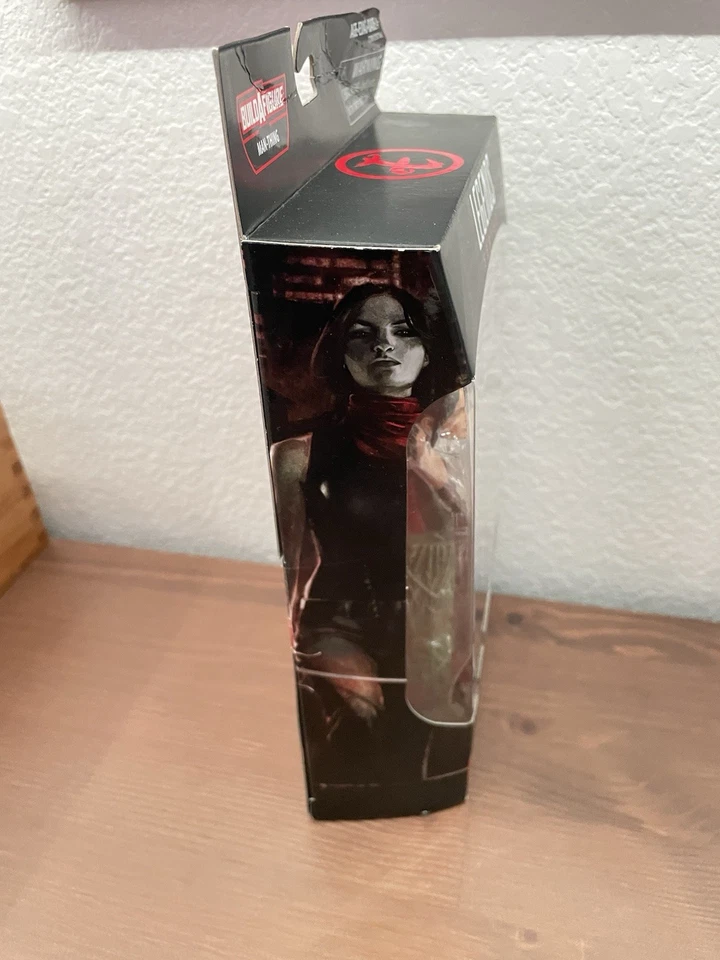 Figura Marvel Legends Elektra Daredevil BAF Man-Thing 6" - Nueva y Precintada Foto 2 de 4
