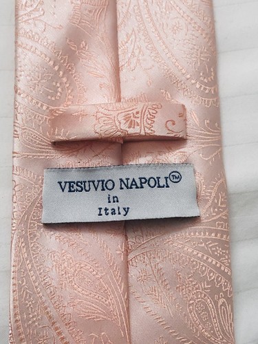 Vesuvio Napoli Men's Tie Necktie Peach Pink 100% Polyester 59” EUC 20M200 - Picture 5 of 7