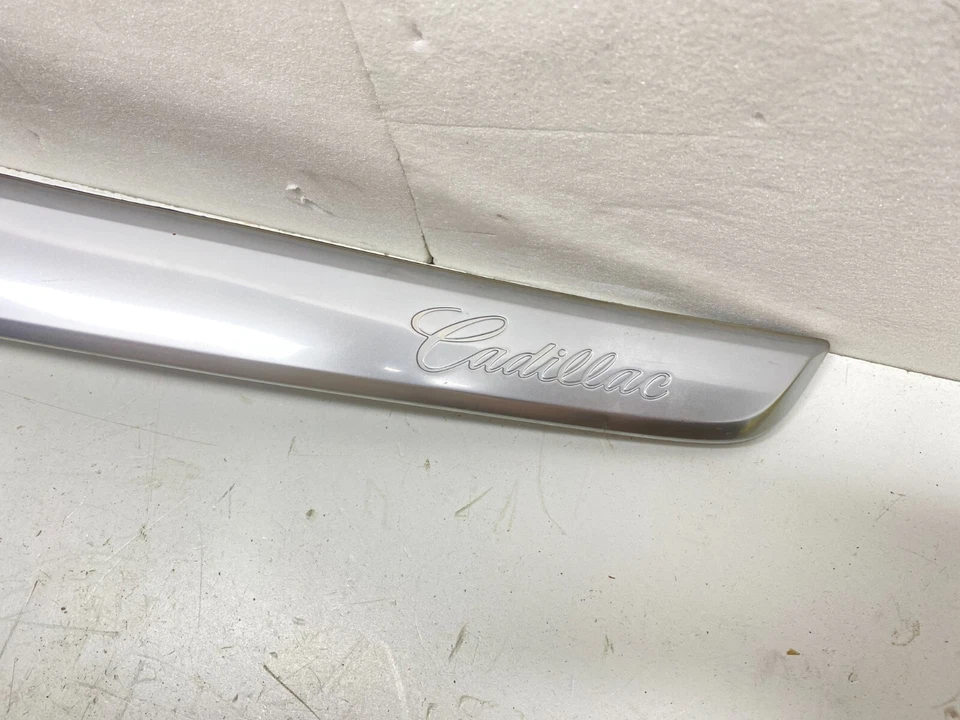 Cadillac XTS 2013-2017 manija de la tapa del maletero alerón cromado - OEM Foto 4 de 4