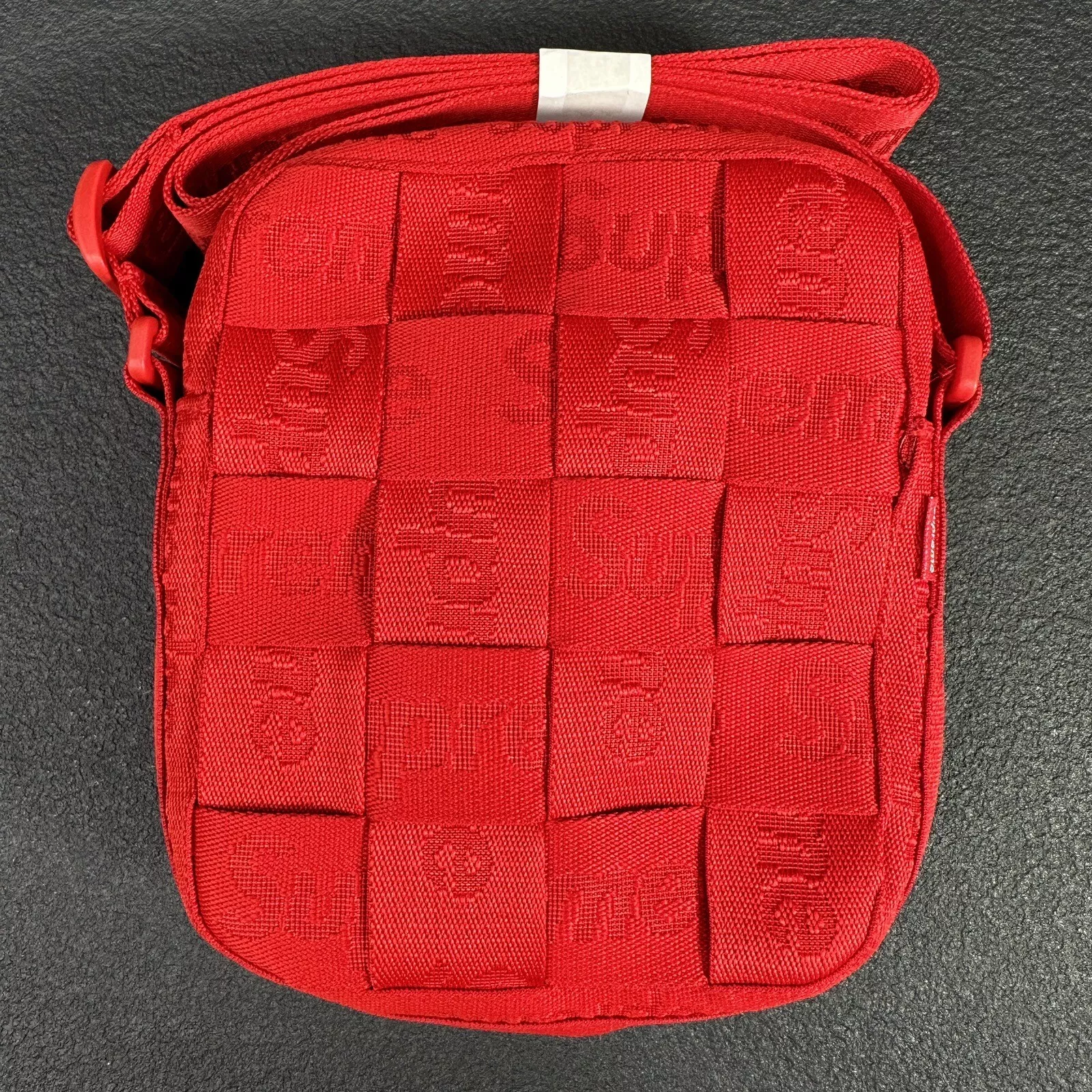 Sac à bandoulière Supreme tissé rouge