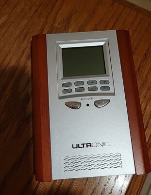 NOS Used ULTRONIC MF7 Remot Control Clock Radio with temperature travel portable
