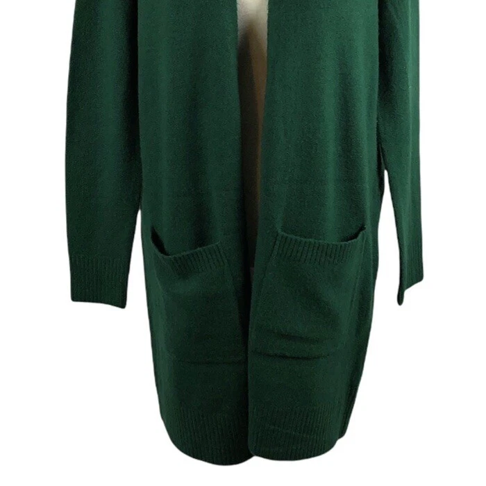 Cárdigan largo de novio A New Day para mujer talla pequeña verde oscuro frente abierto Foto 3 de 4