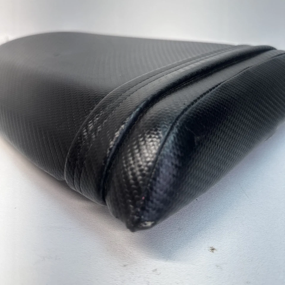 2001-2003 SUZUKI GSXR600 & 2000-2001 GSXR750 & 2001 GSXR1000 REAR PASSENGER SEAT - Image 3 of 4