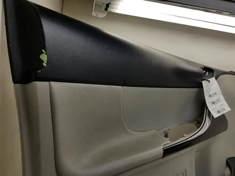 Montaje del panel de la puerta delantera del lado del conductor Scion IQ 2012 Foto 3 de 4