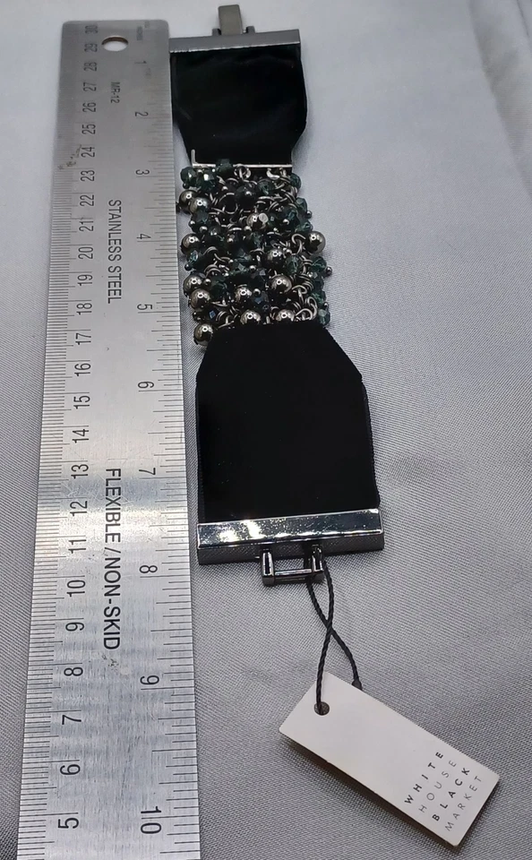 Pulsera WHBM Terciopelo Negro Con Cristales Facetados Colgantes Nueva con Etiqueta Precio de venta sugerido por el fabricante $50 Foto 3 de 4