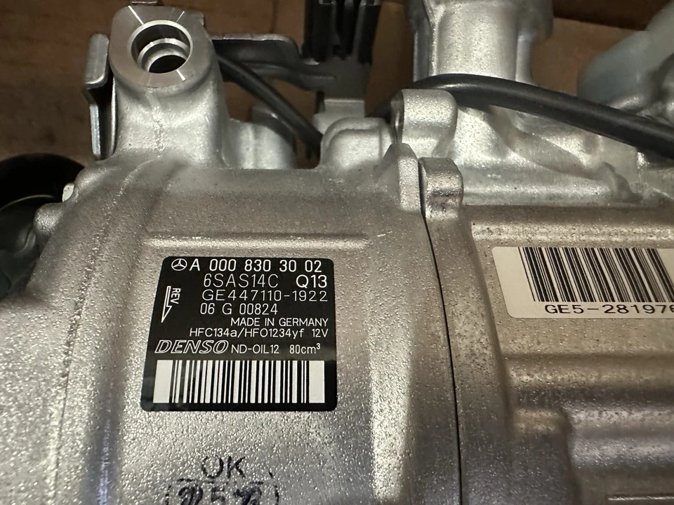 Compresor refrigerante A0008303002 OEM - Mercedes-Benz Foto 3 de 4