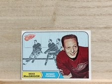 1968-69 Bruce MacGregor Topps Hockey Card #30