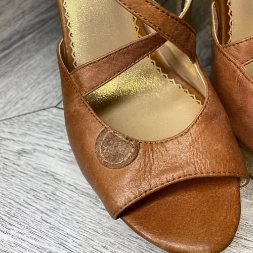 Poetic License Brown Leather Pearl Clip Peep Toe Good to Be Bad Pump Heels 9.5 - Picture 13 of 24