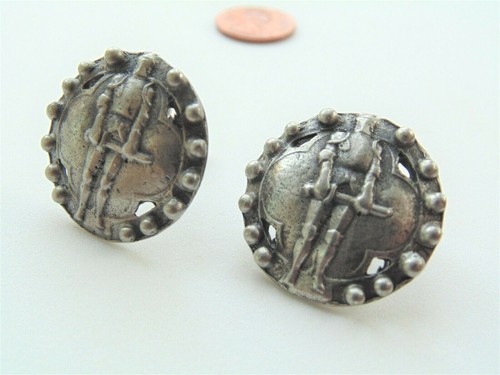  Vtg Modernist Brutalist Round Screw Back Pewter Revival Earrings 1" - Bild 1 von 3