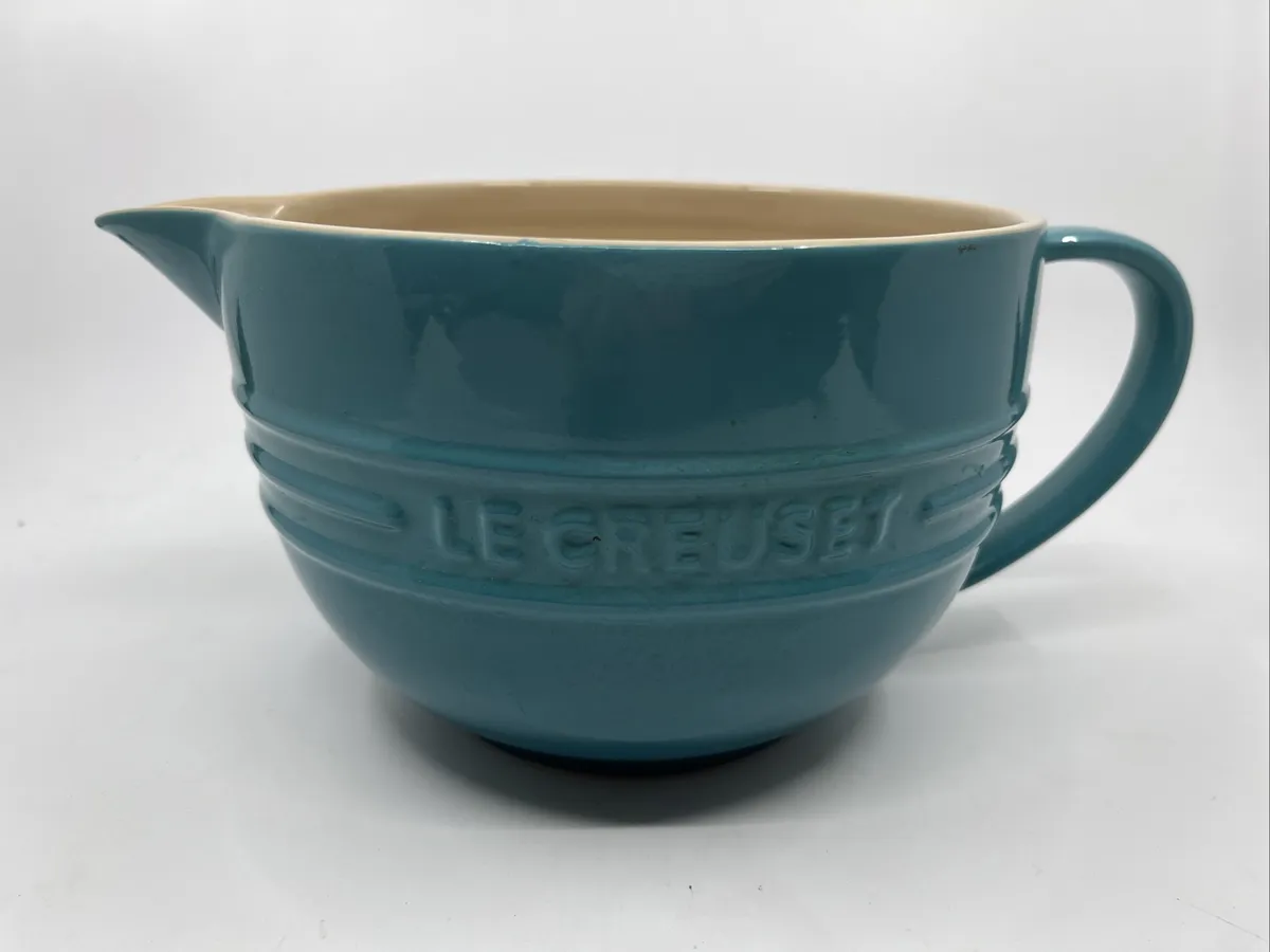 Vintage Le Creuset 2 Quart Stoneware Batter Mixing Bowl Turquoise Blue