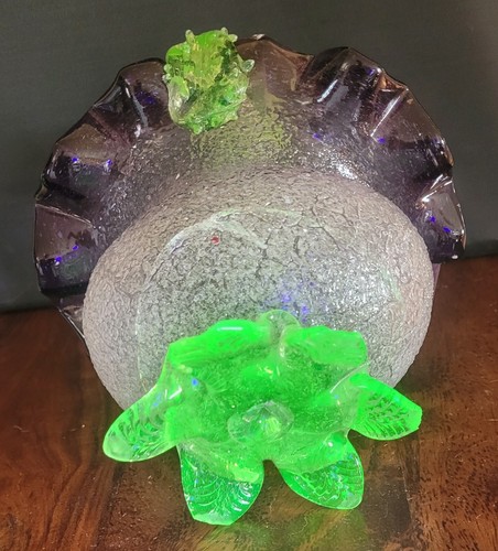 Uranium & Crackle Glass Decorative Basket Vase - Picture 12 of 23