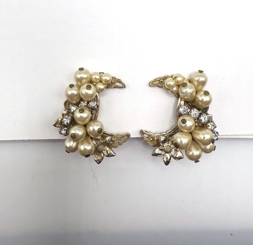 Vintage crescent moon pearl rhinestone filigree clip on earrings - Bild 1 von 10