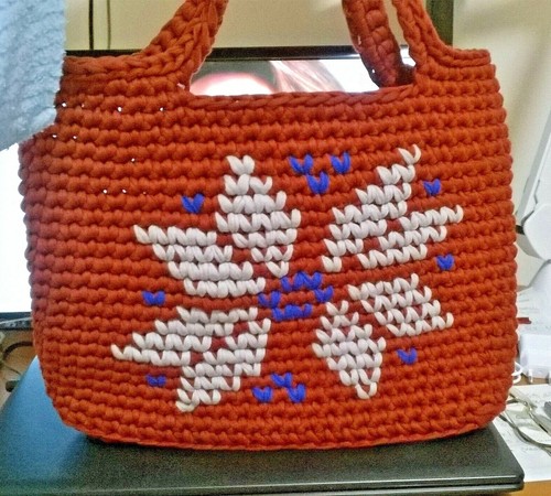 BORSA IN FETTUCCIA RICAMATA HANDMAND - Foto 2 di 2