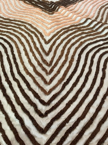 Vintage 1940’s Chenille Bedspread 90”x103” - Picture 4 of 9