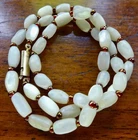 Beautiful vintage Art Deco high lustre mother of pearl and glass beaded necklace