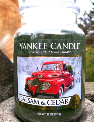 Yankee Candle 2015 Deerfield Exclusive''BALSAM & CEDAR'' Red Truck Large 22oz ~NEW