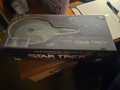 Star Trek USS Enterprise NCC-1701-E Electronic Starship Legends New 2005 Sounds