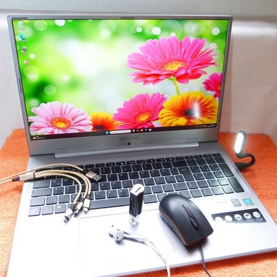 Medion S17403 ULTRABOOK 17 Zoll FULLHD l Intel 10GEN I Windows 11 SSD l DOLBY l