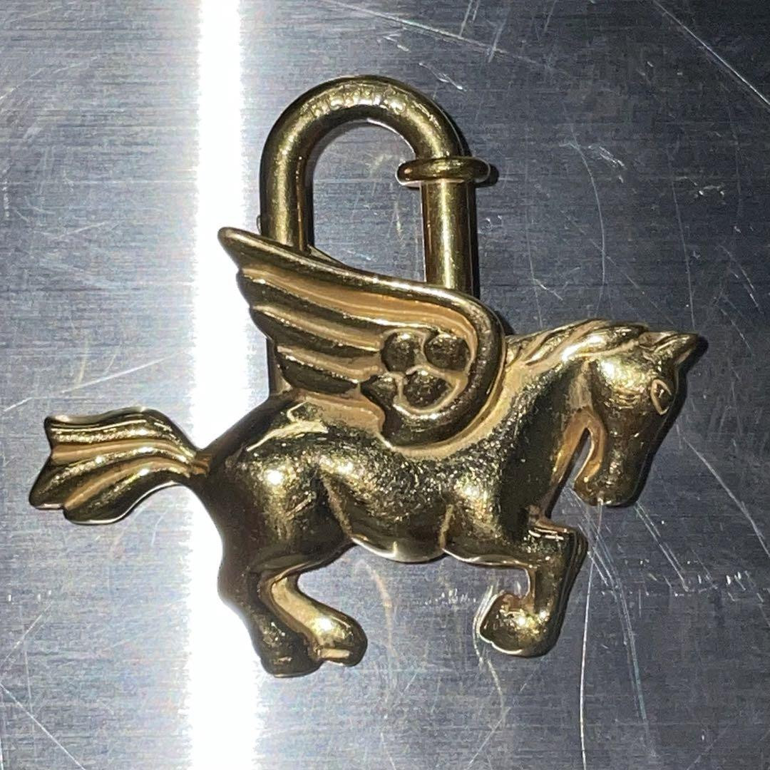 HERMES Gold Pegasus Charm Keyring Unisex 3.5cm Height 3.8cm HERMES Gold Pegasus Charm Keyring Unisex 3.5cm Height 3.8cm