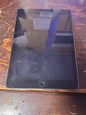Apple iPad 6th Gen. 32GB, Wi-Fi  Cellular Unlocked , 9.7in - Silver