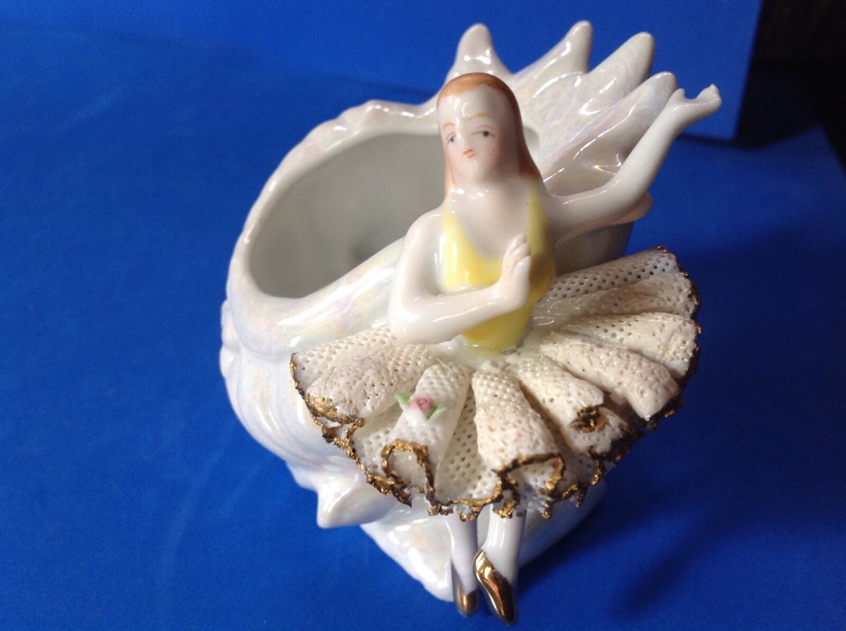 バレリーナ フィギュア ゴールド VINTAGE HAND PAINTED BALLERINA FIGURINE * GOLD TRIM & POSED BY A