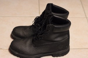used black timberland boots