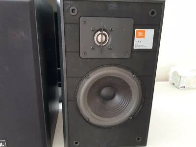 bookshelf speakers gumtree